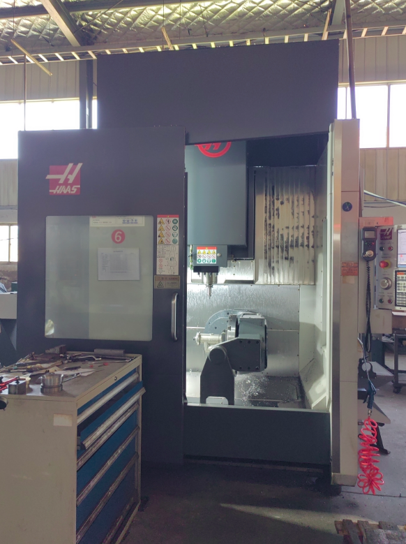Five-axis machining center